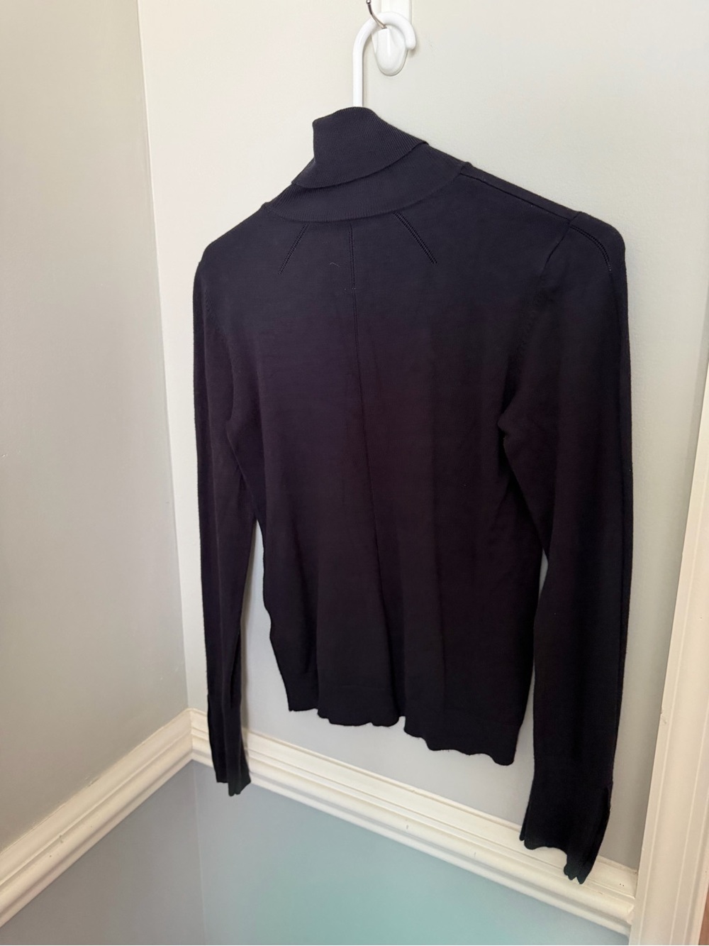 Women’s Navy Ribbed Turtleneck Sweater - Classic Lightweight Knit Size Large